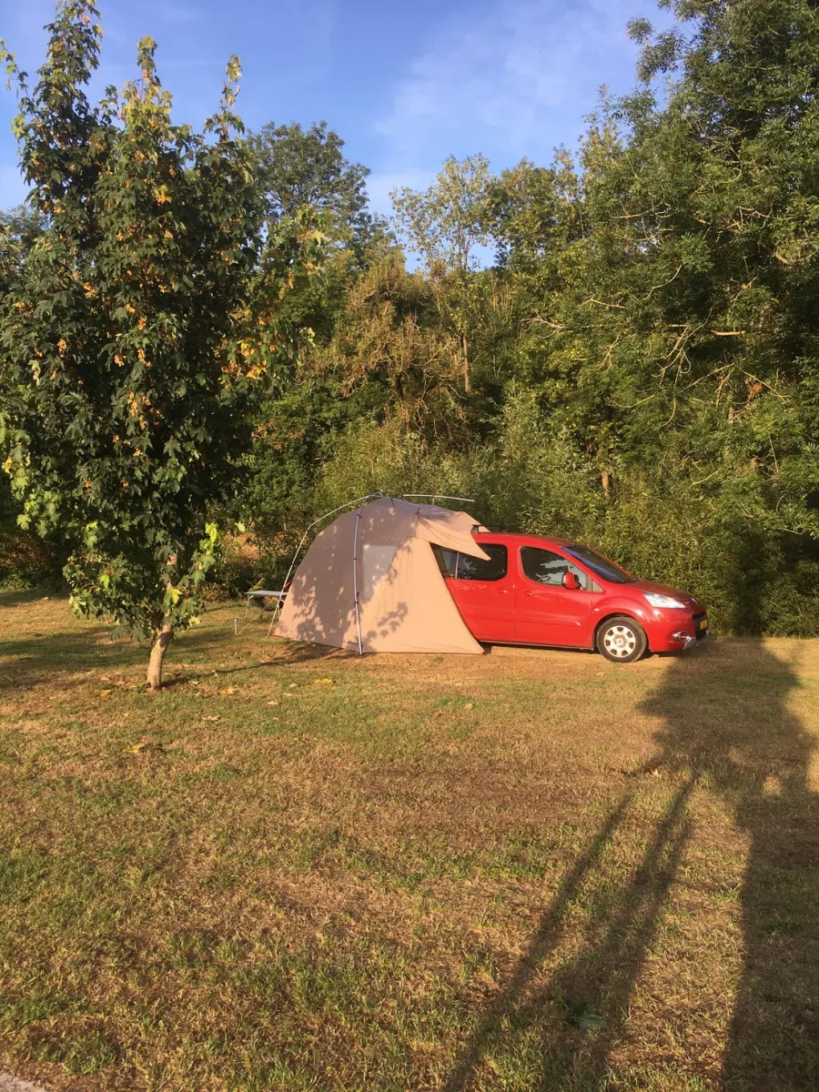 camping-eauzone-hotton-crhgj