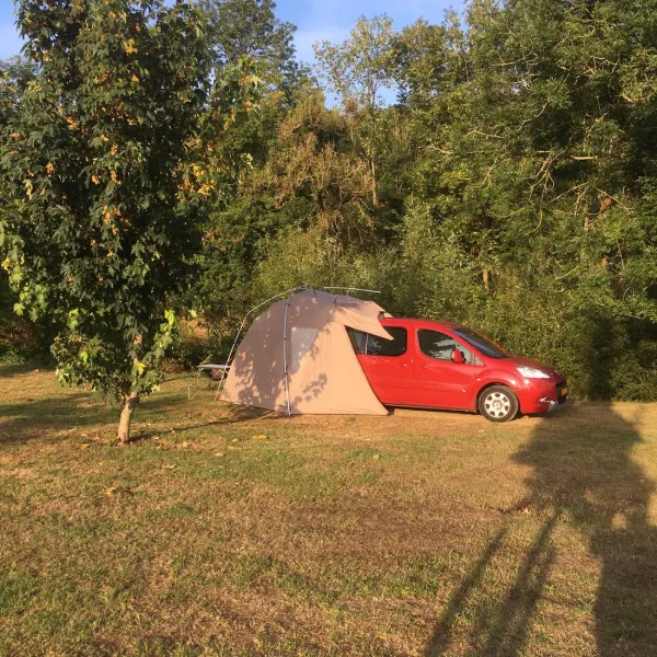 camping-eauzone-hotton-crhgj