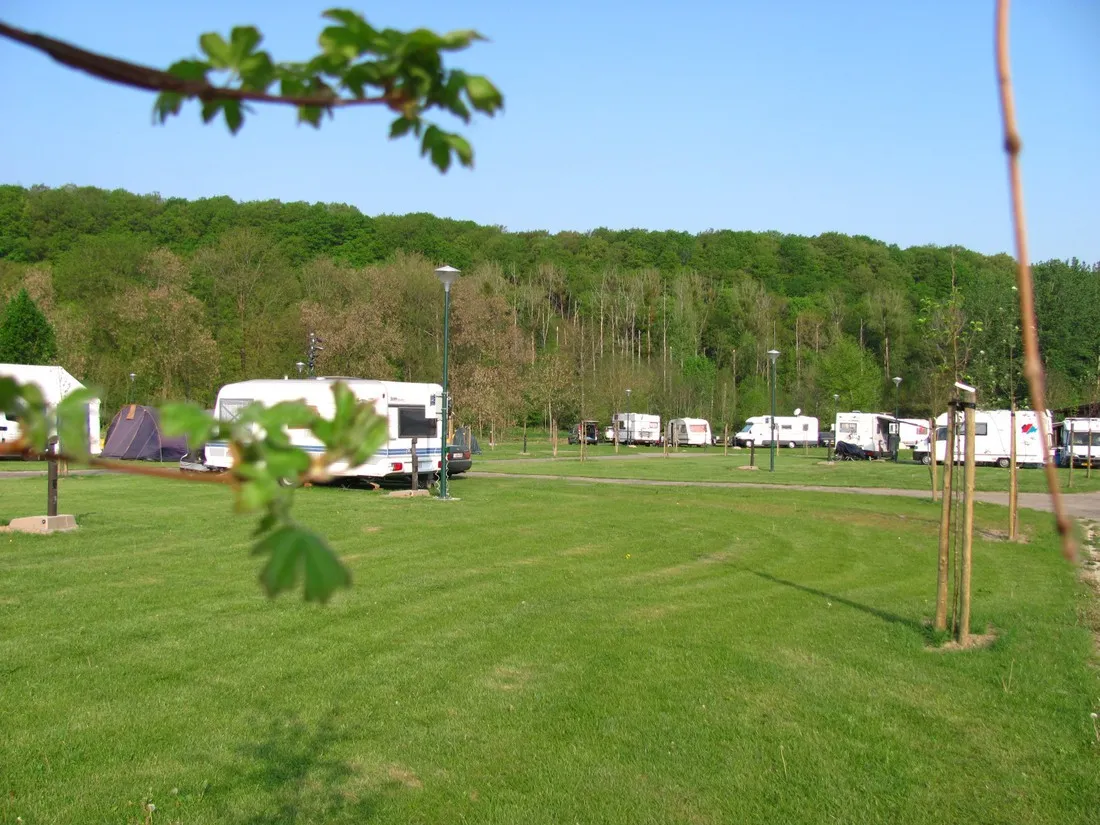 camping-eauzone-hotton-if4fa