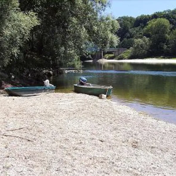 camping-les-bords-du-doubs-jura-b6szt