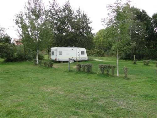 vampire-camping-bran-bran-x088w