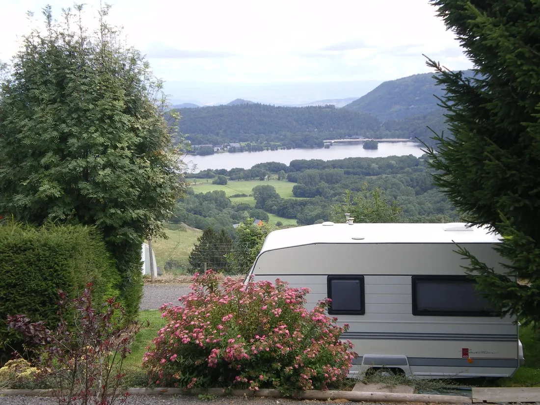 camping-de-serrette-chambon-sur-lac-bvxmk