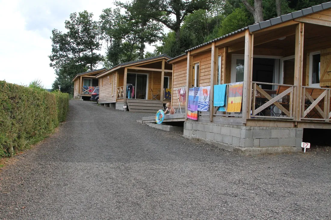 camping-de-serrette-chambon-sur-lac-yqtsh