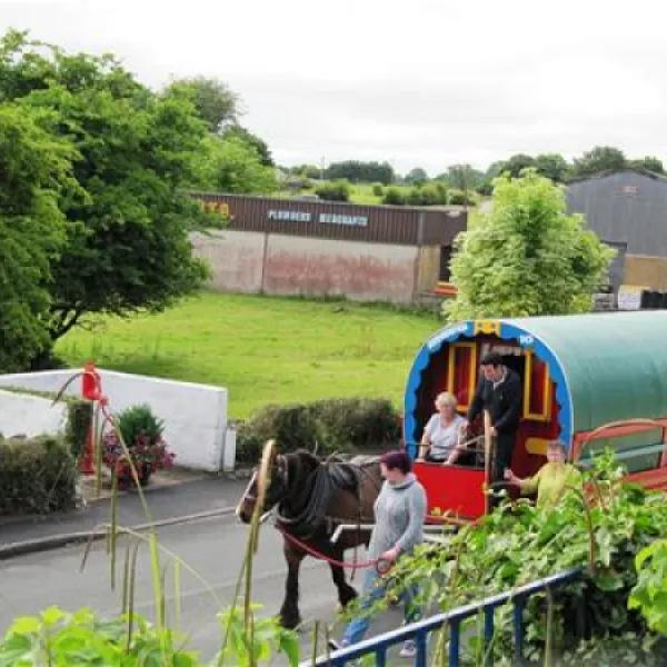 carra-caravan-and-camping-park-belcarracastlebar-mwchv