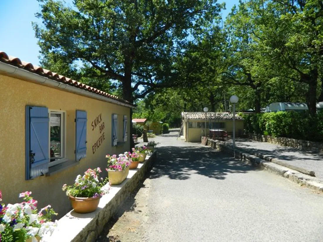 camping-les-chnes-ardche-rvk59