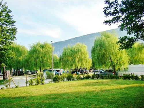 camp-lijak-empas-zm6yh