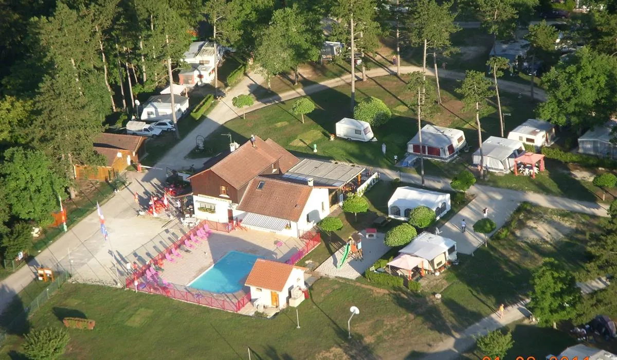 camping-la-pelouse-jaulny-b2fjj