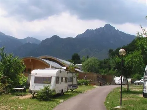 family-wellness-camping-al-sole-ledro-ud4wv