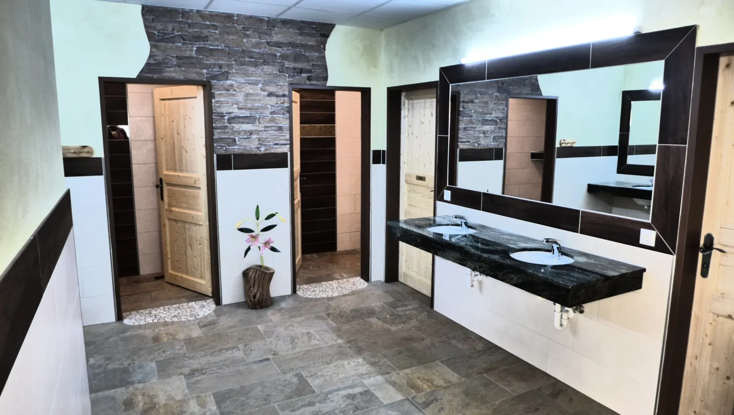 camping-am-see-gut-lindlerhof-moertschach-d5ekl