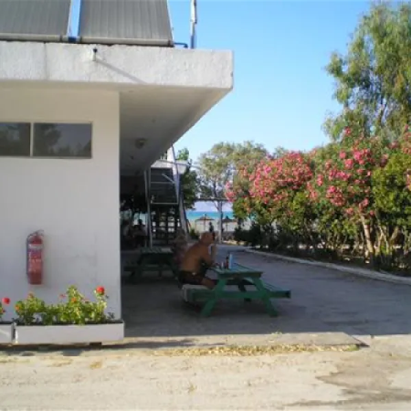 campsite-blue-dolphin-korinthos-t0g0j