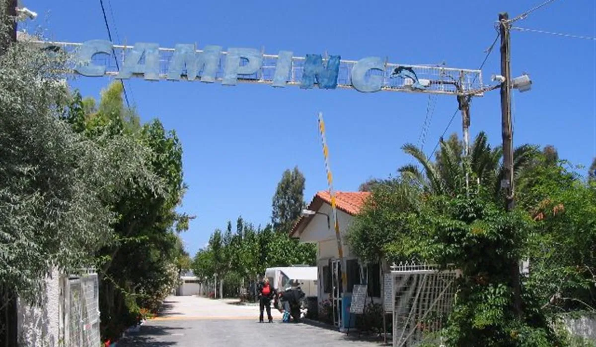 campsite-blue-dolphin-korinthos-yrppg