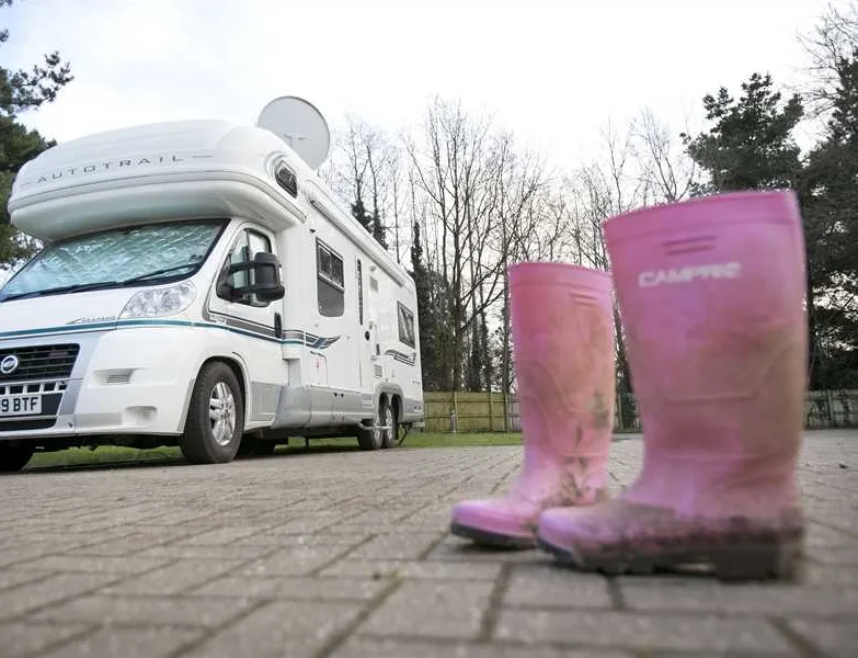 cardiff-caravan-park-pontcanna-cardiff-70qxz