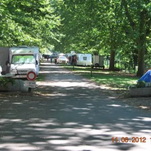 camping-gaston-marchand-st-jean-de-la-ruelle-fndw2