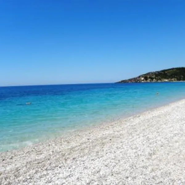 camping-livadh-himare-d5t9d