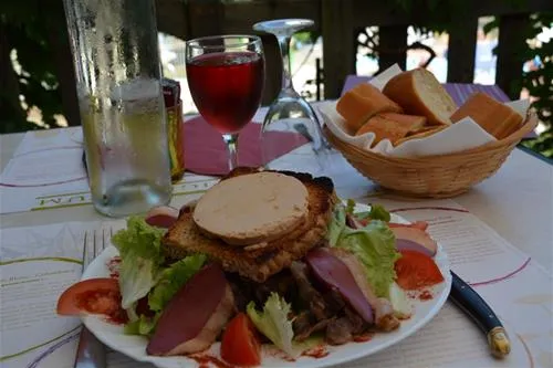 camping-les-pins-payrac-a3ioz