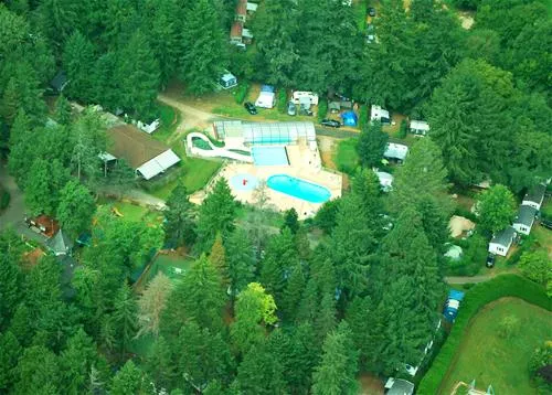 camping-les-pins-payrac-ighm4