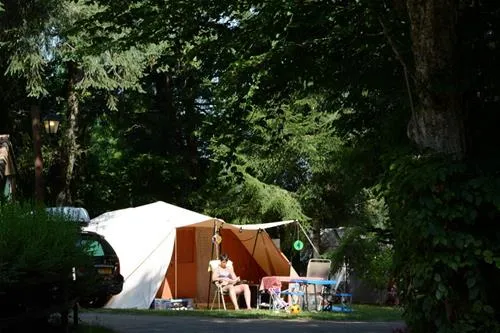 camping-les-pins-payrac-jxmgz