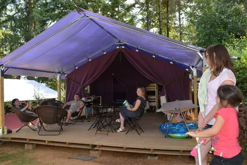 camping-les-pins-payrac-nkjwg