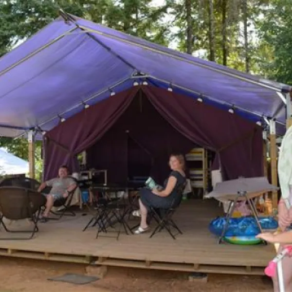 camping-les-pins-payrac-nkjwg