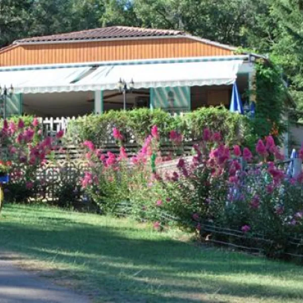 camping-les-pins-payrac-tg9yo