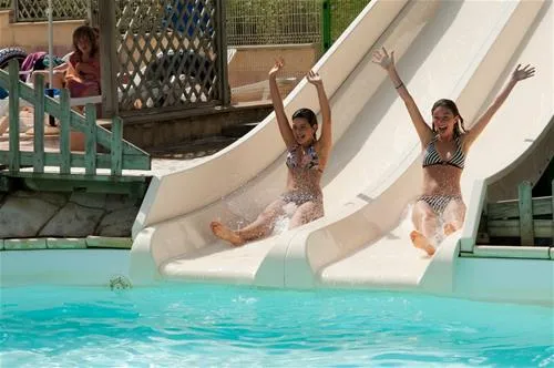camping-les-pins-payrac-umlh3