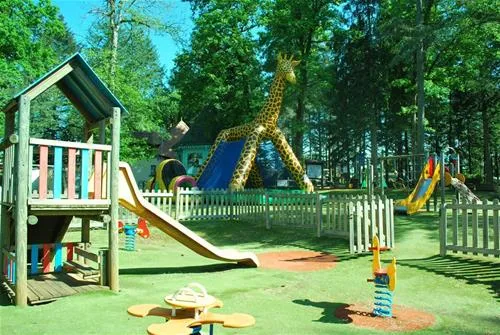 camping-les-pins-payrac-xymhs