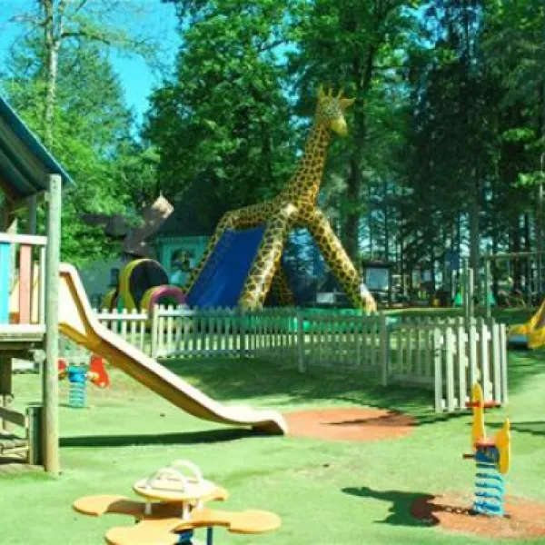 camping-les-pins-payrac-xymhs