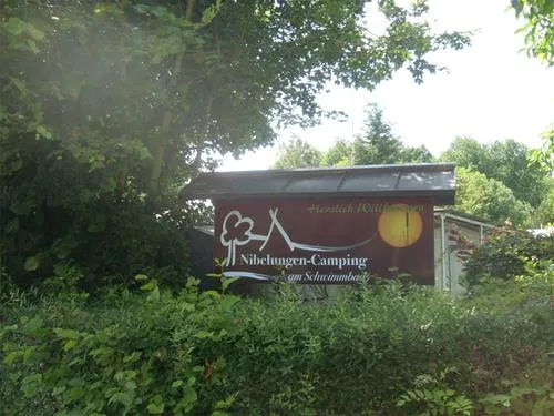 nibelungencamping-am-schwimmbad-frth-2jwmg