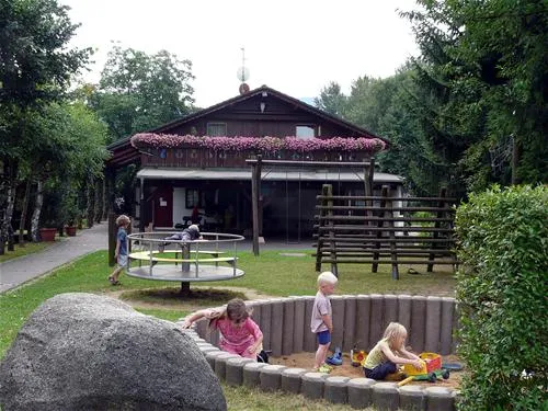 nibelungencamping-am-schwimmbad-frth-adsb3