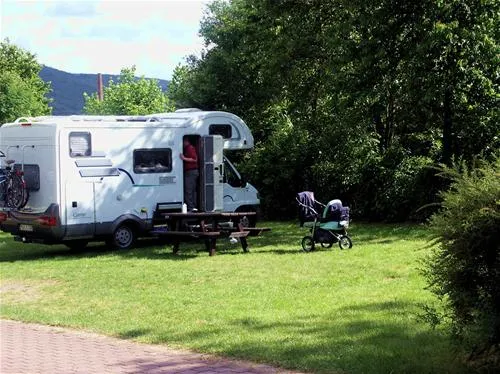 nibelungencamping-am-schwimmbad-frth-ngscu