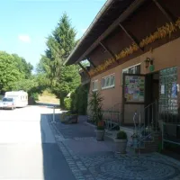 nibelungencamping-am-schwimmbad-frth-zyveu