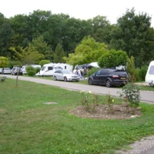 camping-clairvacances-st-croix-en-plaine-vyfju