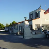 camping-municipal-de-la-garenne-port-des-barques-ejhzv