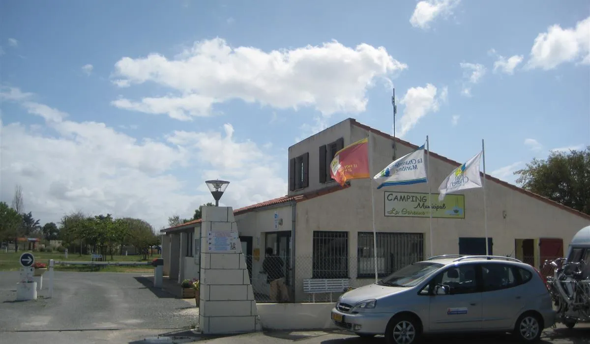 camping-municipal-de-la-garenne-port-des-barques-nbzrl