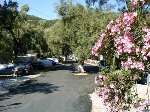 camping-desimi-beach-vlicho-c6vpa