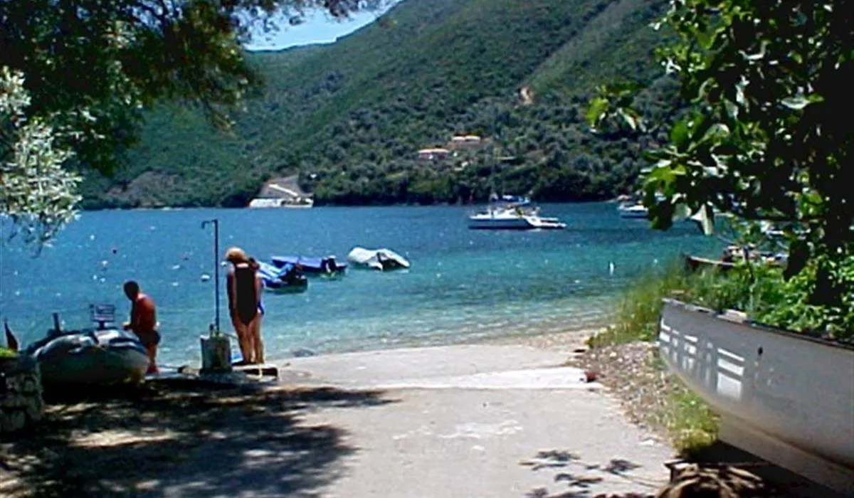 camping-desimi-beach-vlicho-j1ct1