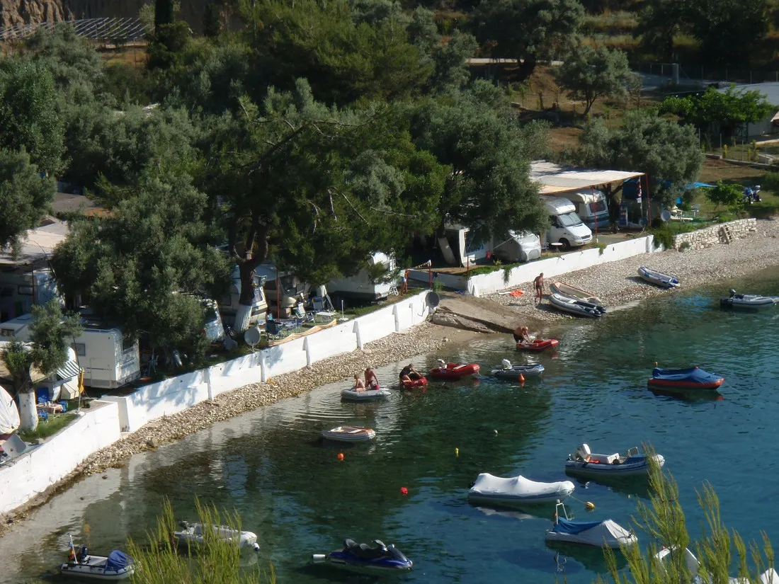 camping-desimi-beach-vlicho-ouq31