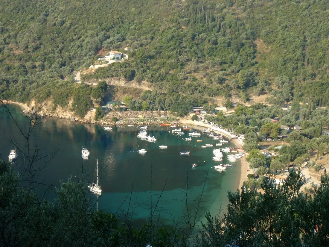 camping-desimi-beach-vlicho-zmiq6