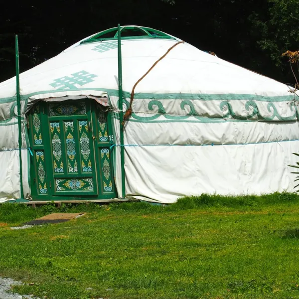 le-village-insolite-saint-benoit-des-ondes-vykca
