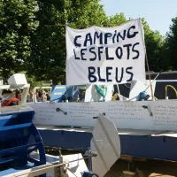 Les Flots Bleus