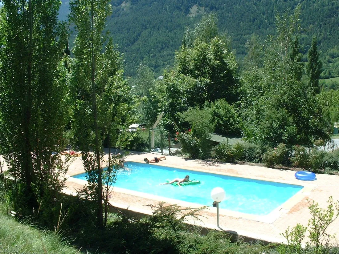 le-prieure-st-martin-dentraunes-xcrza