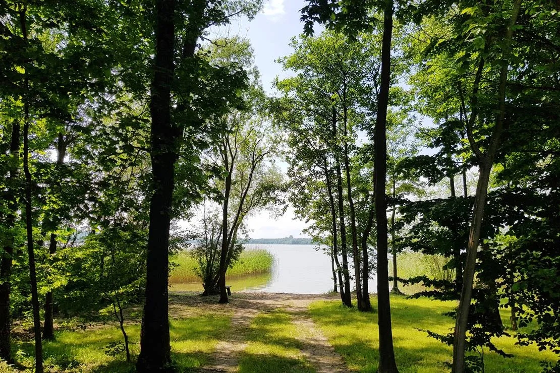 kikity-camping-at-the-lake-kikity-uazoc