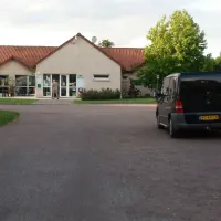du-chateau-et-de-loseraie-feuilleres-6wp6h