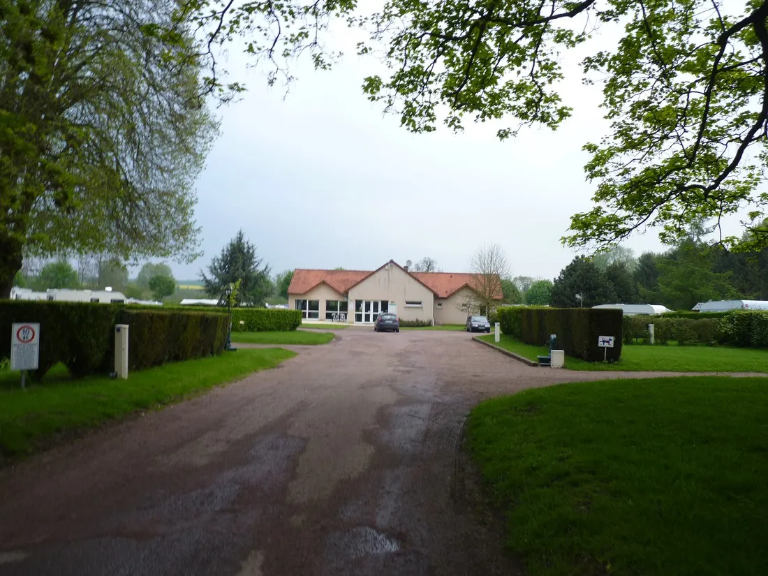 du-chateau-et-de-loseraie-feuilleres-9niqk