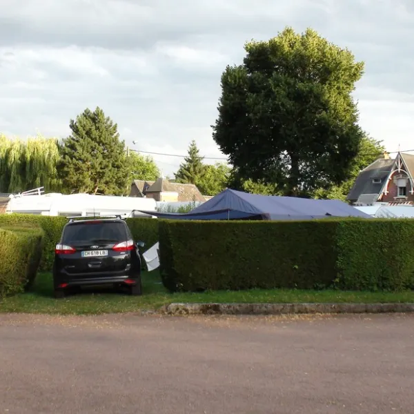 du-chateau-et-de-loseraie-feuilleres-isonc