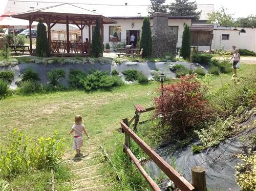 camping-forteca-uciechow-xxtne