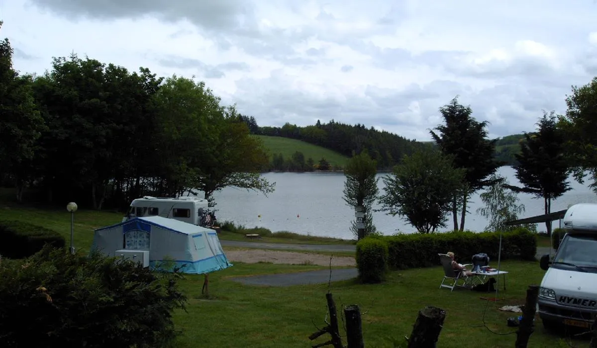 camping-soleil-levant-canet-de-salars-48hwe
