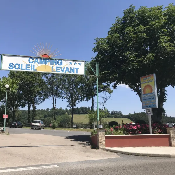 camping-soleil-levant-canet-de-salars-60dlw