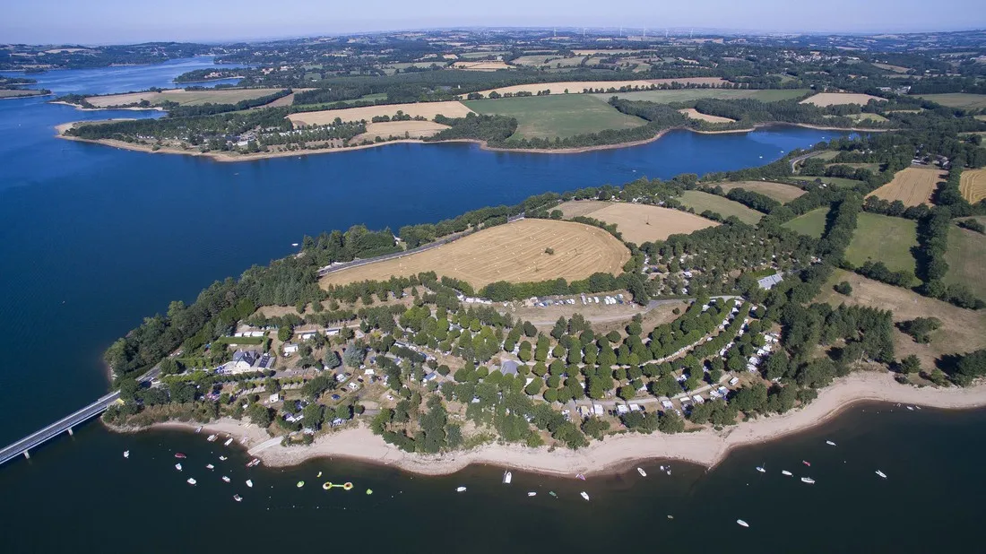 camping-soleil-levant-canet-de-salars-f5i3n