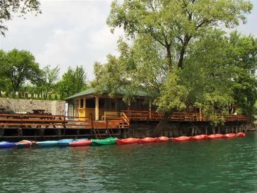 kamp-una-rc-kiro-rafting-bihac-xu4hn